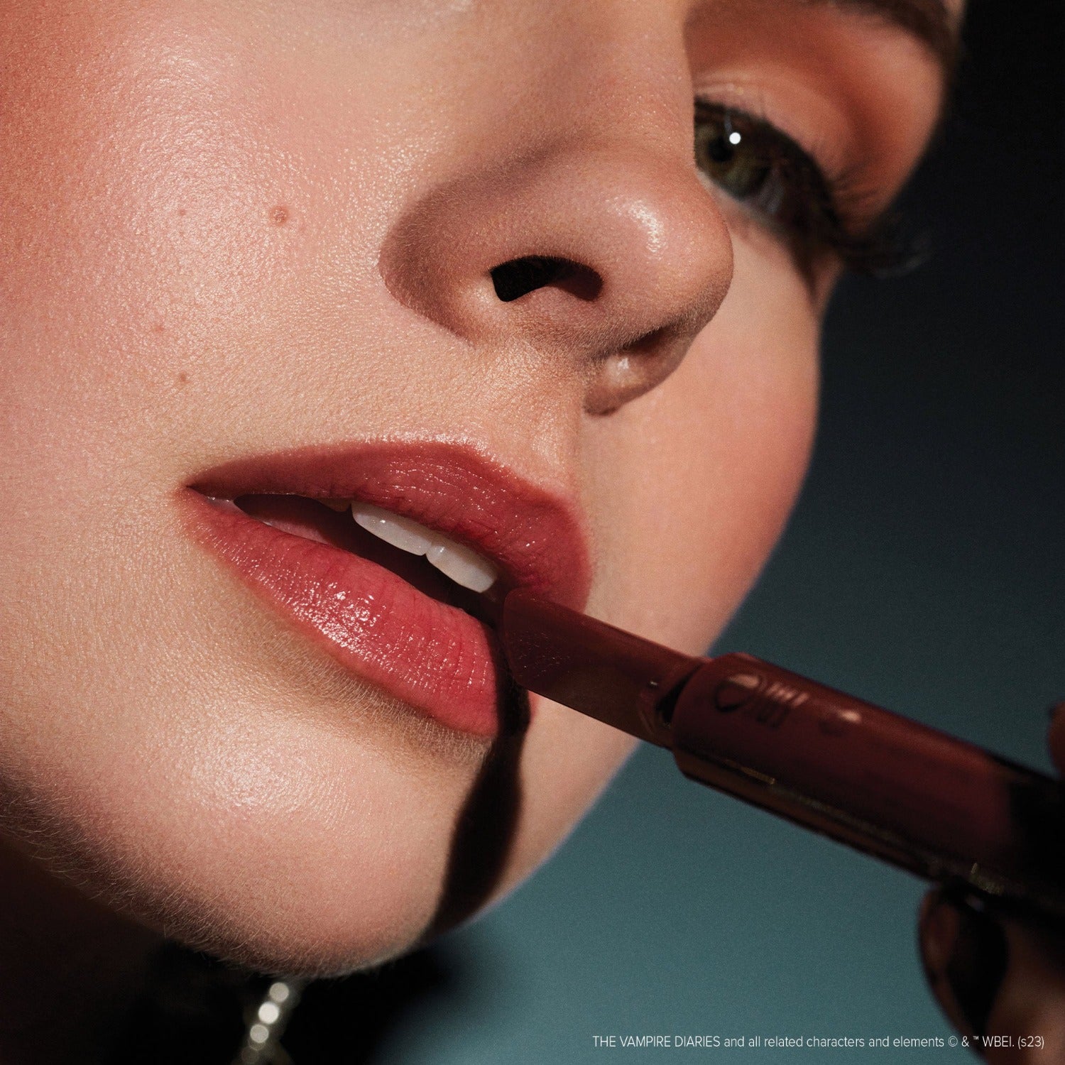 the vampire diaries x cheeky kiss lip & cheek stick - siren